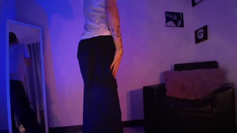 Snapshot of kyle__cooper chatting on 01.19.25 Kyle Cooper online show from 01.19.25