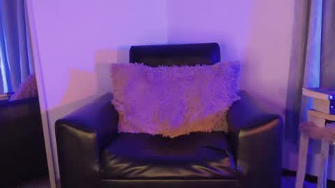 Snapshot of kyle__cooper chatting on 03.11.25 Kyle Cooper online show from 03.11.25