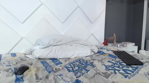 Snapshot of kyledoom chatting on 10.12.25 KyleDoom online show from 10.12.25