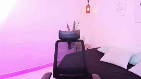 Snapshot of kylerose07 chatting on 10.11.25 kyle online show from 10.11.25