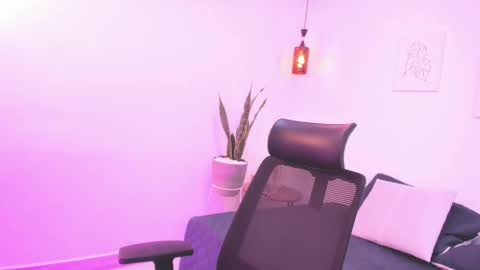 Snapshot of kylerose07 chatting on 10.14.25 kyle online show from 10.14.25