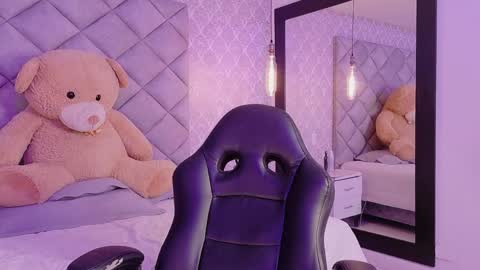 Snapshot of kylerose07 chatting on 11.18.25 kyle online show from 11.18.25