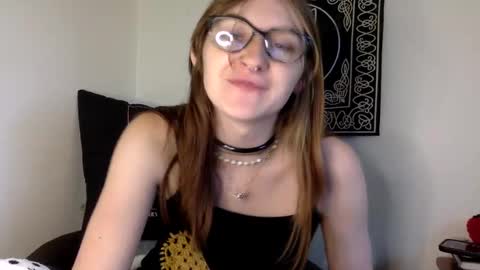 Kylianna online show from 09.23.25