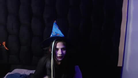 kylie_bloom online show from 10.18.25