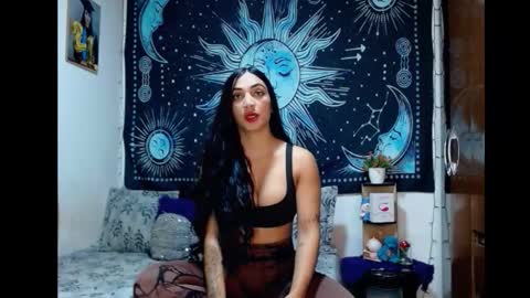 Snapshot of kylie_capricorn chatting on 10.30.25 kylie online show from 10.30.25