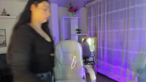 Snapshot of kylie_fire chatting on 12.02.24 kylie online show from 12.02.24