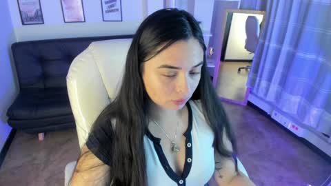 Snapshot of kylie_fire chatting on 12.11.24 kylie online show from 12.11.24