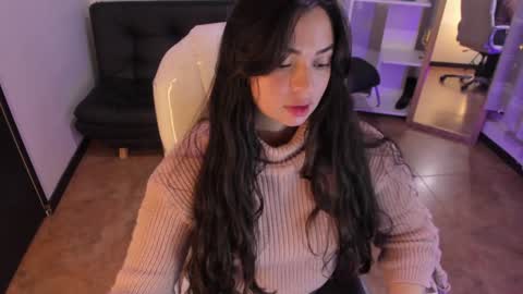 Snapshot of kylie_fire chatting on 01.14.25 kylie online show from 01.14.25