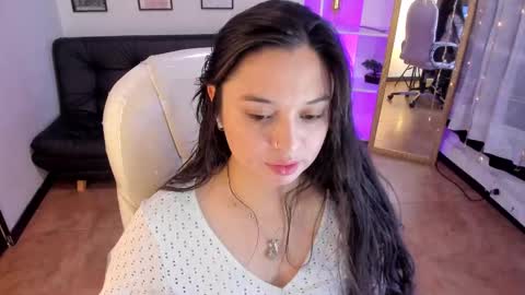 Snapshot of kylie_fire chatting on 09.16.25 kylie online show from 09.16.25