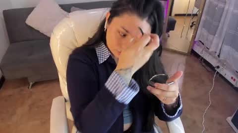 Snapshot of kylie_fire chatting on 02.10.26 kylie online show from 02.10.26