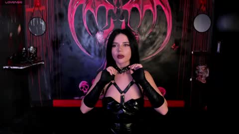 Snapshot of kylie_foxx1 chatting on 05.15.26 submissive demon Please help me to reach 500 thumbs up online show from 05.15.26