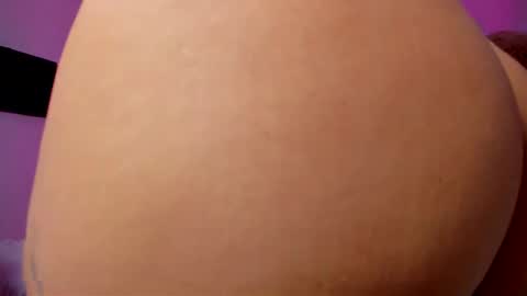 Snapshot of kylie_lips chatting on 10.16.25 Kylie Lips online show from 10.16.25