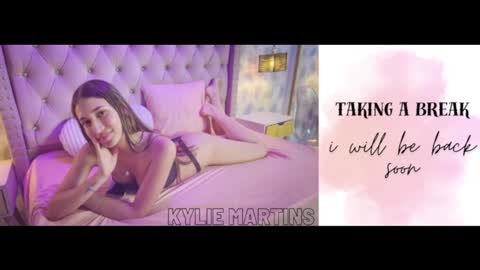 Snapshot of kylie_martins chatting on 01.19.25 Kylie online show from 01.19.25