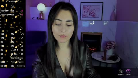 Snapshot of kylie_mellow chatting on 01.12.25 Kylie online show from 01.12.25