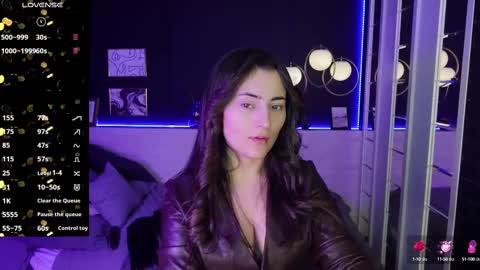 Snapshot of kylie_mellow chatting on 02.11.25 Kylie online show from 02.11.25