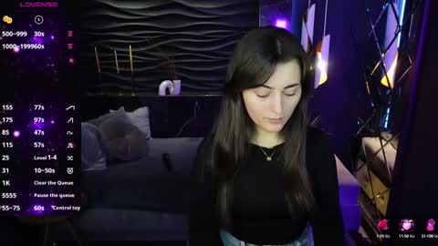 Snapshot of kylie_mellow chatting on 03.08.25 Kylie online show from 03.08.25