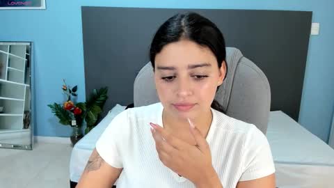 Kylie Reyes  online show from 09.19.25
