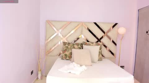 Kylie Reyes  online show from 12.05.25