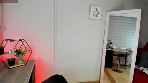 Kylie  online show from 01.03.25