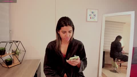 Kylie  online show from 01.08.25