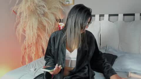 Kylie  online show from 01.14.25