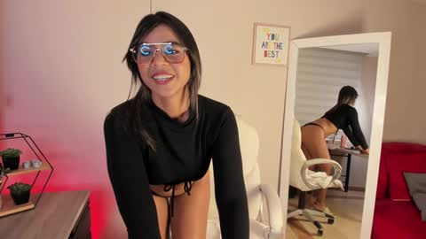 Kylie  online show from 02.05.25