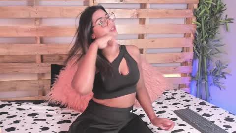 Kylie  online show from 02.25.25