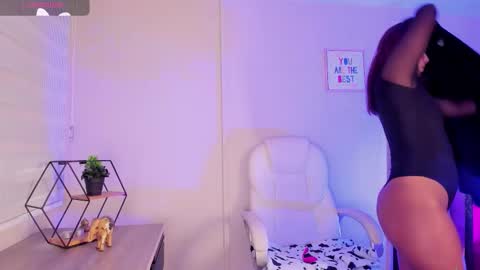 Kylie  online show from 09.25.25