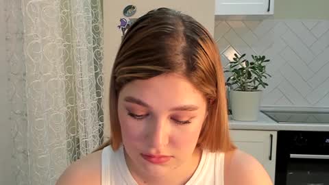 Snapshot of kylieblond chatting on 12.06.24 Din online show from 12.06.24