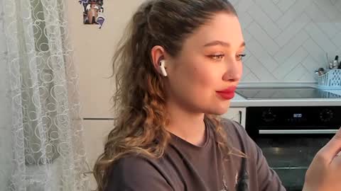 Snapshot of kylieblond chatting on 01.03.25 Din online show from 01.03.25