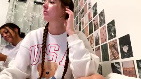 Snapshot of kylieexoxoxo2432 chatting on 09.17.25 Kylie online show from 09.17.25