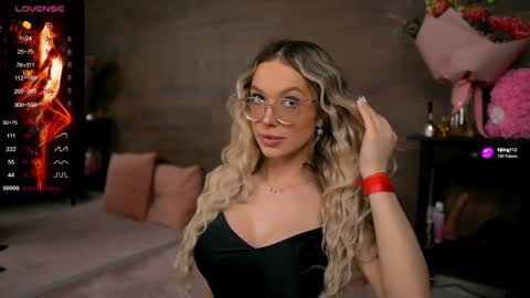 Kylie online show from 02.06.25