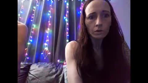 Snapshot of kyliekween chatting on 10.13.25 KylieKween online show from 10.13.25