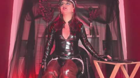 K Y L I E online show from 01.16.26