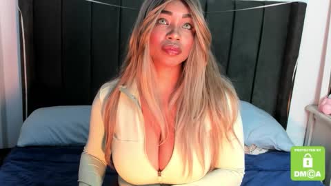 kylie white boobs online show from 02.04.26