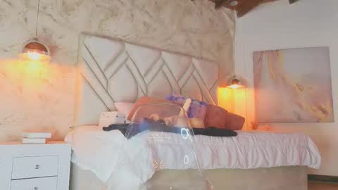 Snapshot of kylle_2050 chatting on 09.30.25 Kyle online show from 09.30.25