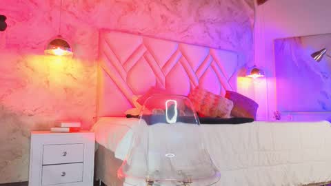 Snapshot of kylle_2050 chatting on 11.06.25 Kyle online show from 11.06.25