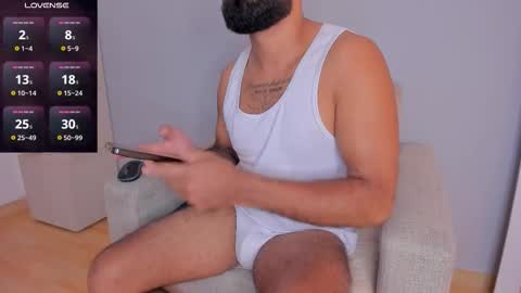 Snapshot of kylliamlevis chatting on 11.02.25 Kylliam Levis online show from 11.02.25