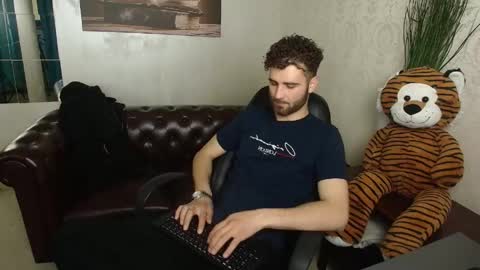 KyloEast online show from 05.13.26