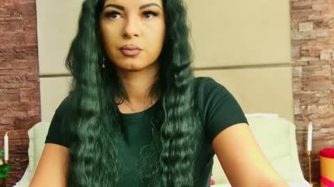 Snapshot of kyrahill_ chatting on 12.31.24 Kyra online show from 12.31.24