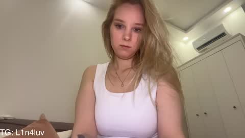 Snapshot of l1n4luv chatting on 04.28.26 lina online show from 04.28.26