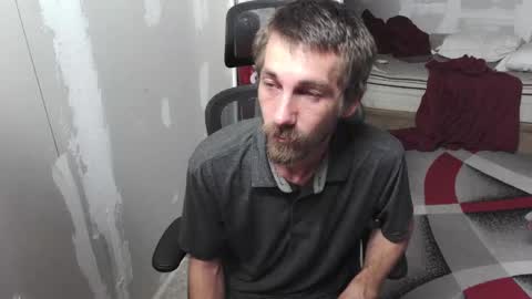 Snapshot of l1v1nth3dr3am chatting on 10.04.25 l1v1nth3dr3am online show from 10.04.25