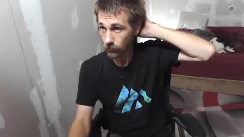 Snapshot of l1v1nth3dr3am chatting on 10.10.25 l1v1nth3dr3am online show from 10.10.25