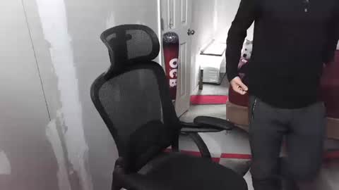 Snapshot of l1v1nth3dr3am chatting on 10.11.25 l1v1nth3dr3am online show from 10.11.25