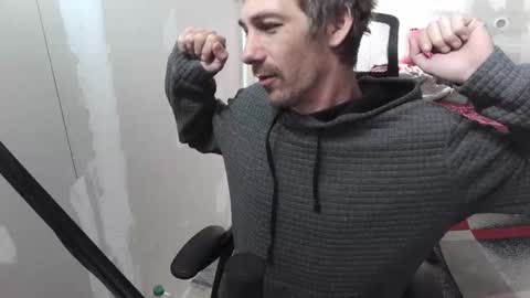 Snapshot of l1v1nth3dr3am chatting on 10.24.25 l1v1nth3dr3am online show from 10.24.25