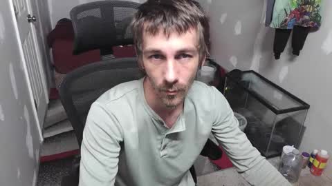 Snapshot of l1v1nth3dr3am chatting on 10.31.25 l1v1nth3dr3am online show from 10.31.25