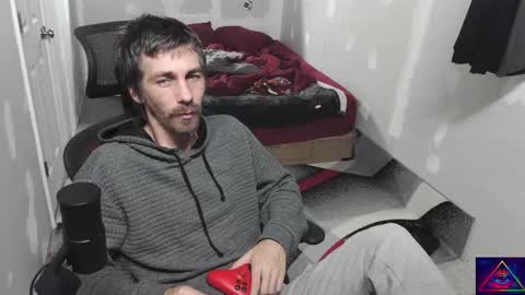 Snapshot of l1v1nth3dr3am chatting on 11.09.25 l1v1nth3dr3am online show from 11.09.25