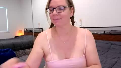 l4dyc4pricorn76 online show from 04.14.26