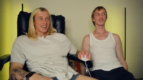 Snapshot of l_adonis_l chatting on 10.08.25 Adonis online show from 10.08.25