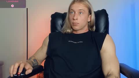 Snapshot of l_adonis_l chatting on 11.07.25 Adonis online show from 11.07.25